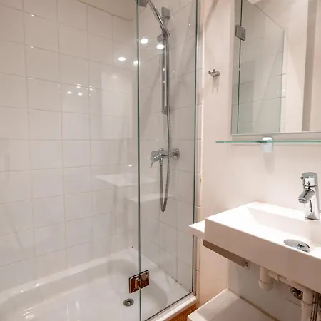 아파트 2ndhomes Charming 127 M2 3br Floor In Historically Valuable Building In Center