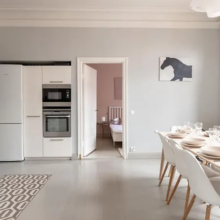2ndhomes Charming 127 M2 3br Floor In Historically Valuable Building In Center