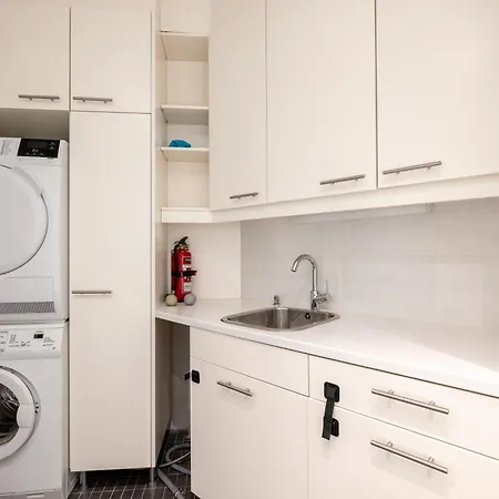 2ndhomes Charming 127 M2 3br Floor In Historically Valuable Building In Center 아파트