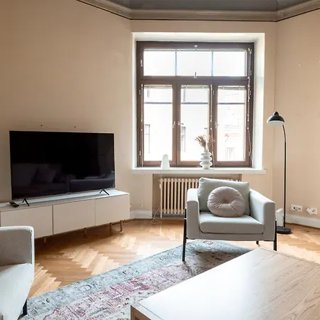 2ndhomes Charming 127 M2 3br Floor In Historically Valuable Building In Center 아파트